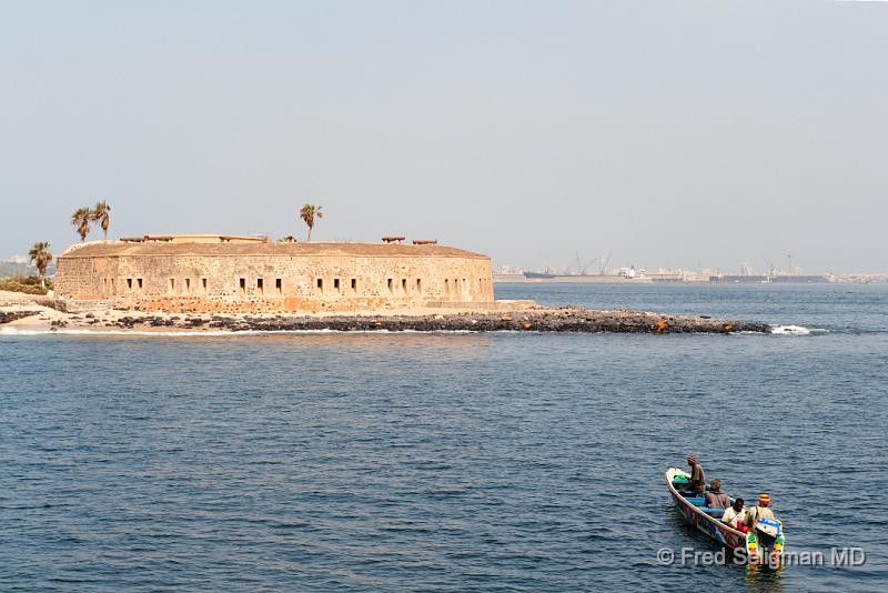 20090528_101919 D3 P2 P2.jpg - Goree Island was where the slaves were held prior to being sent away.  It was a reverse Ellis Island with, however, the conditions of a prison.